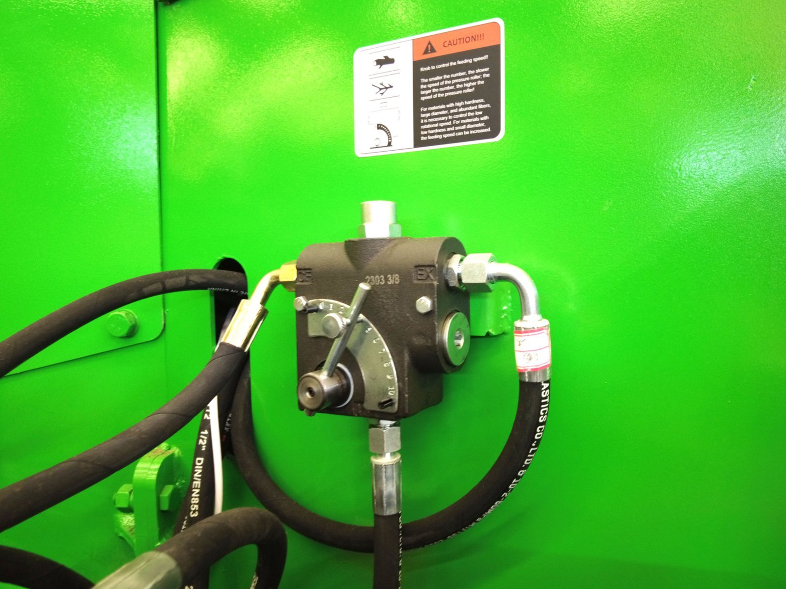 TIROX 1585 wood chipper discharge chute detail