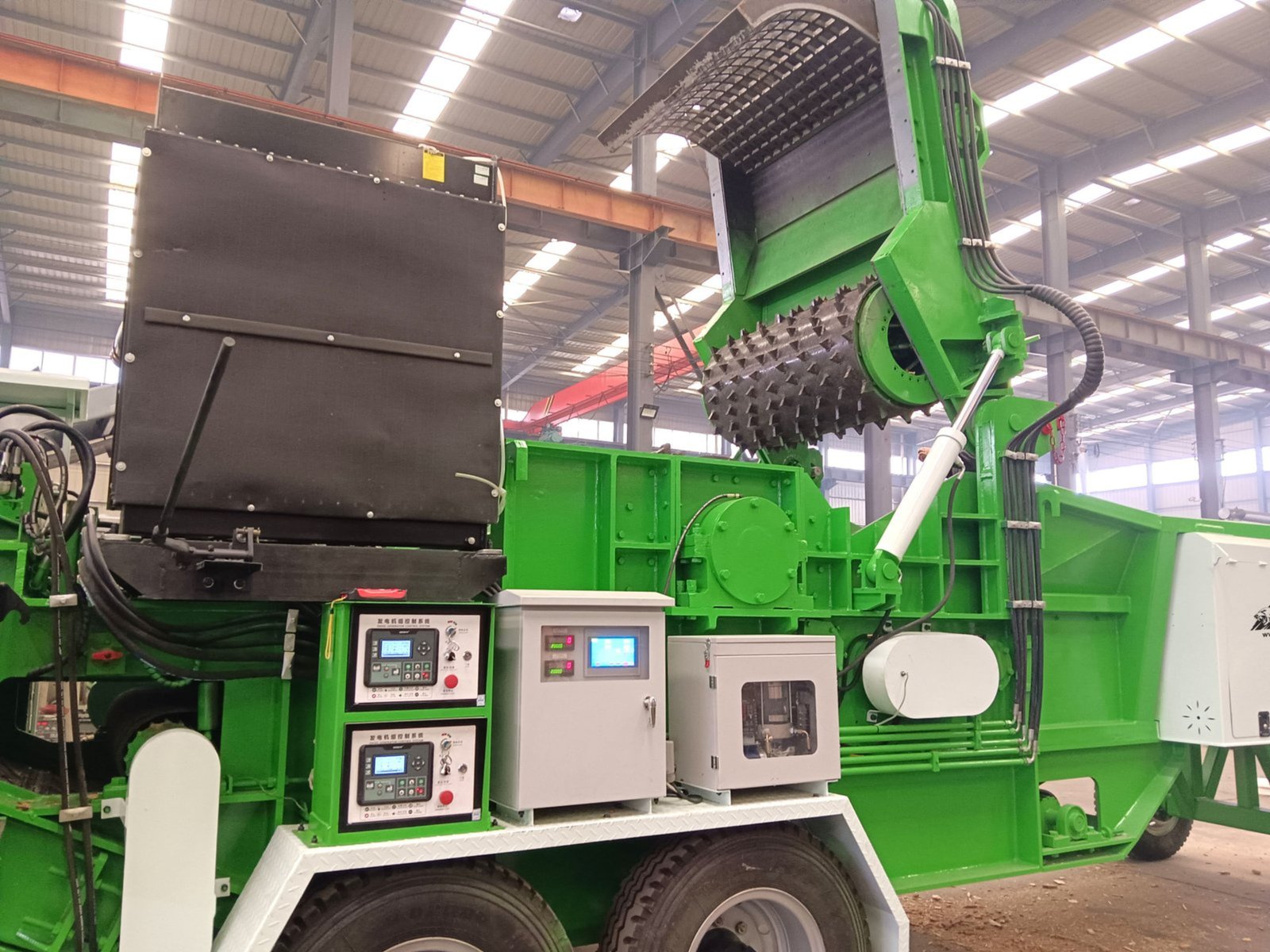 TIROX horizontal grinder feed and rotor area